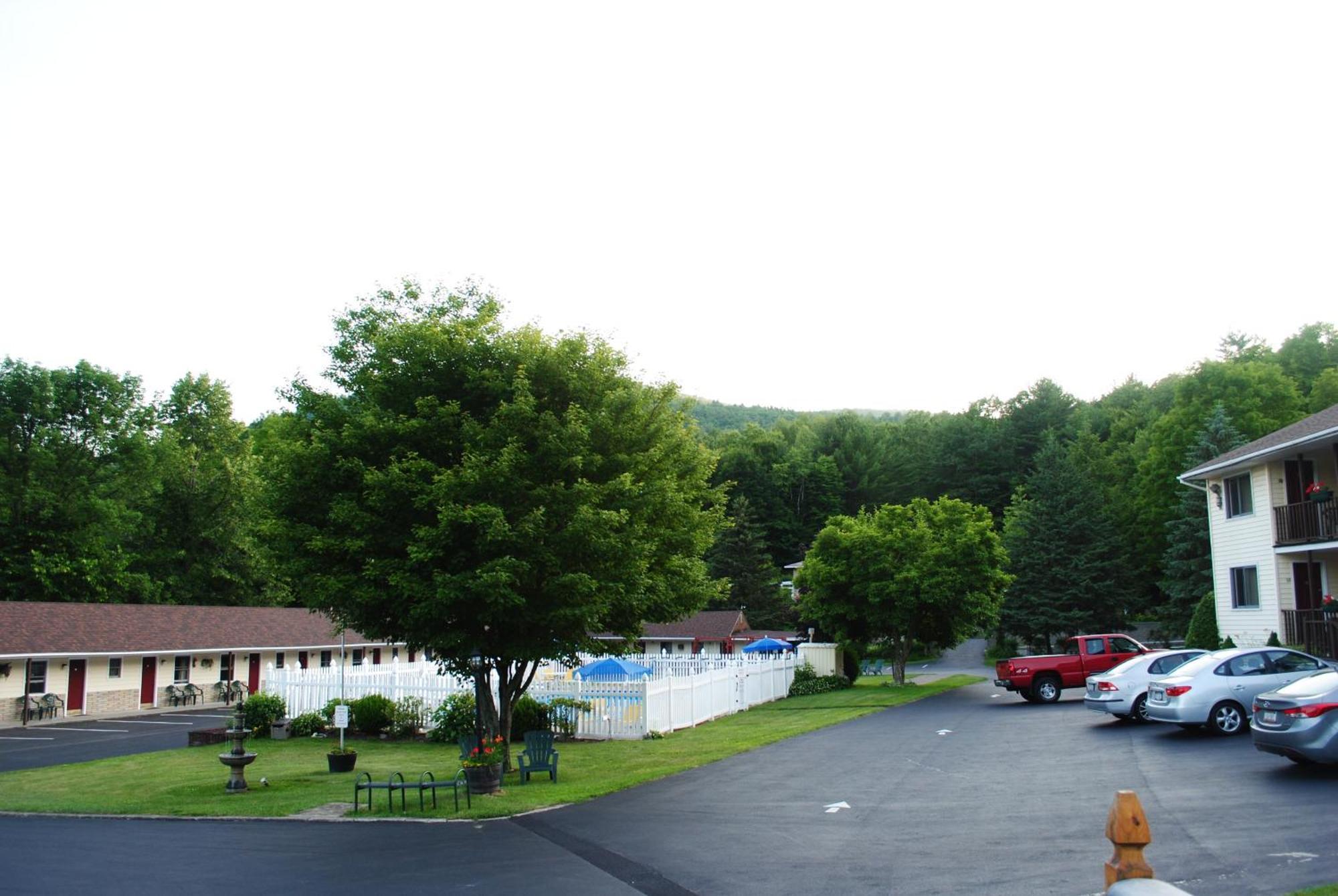 Fran Cove Motel Lake George Exterior photo